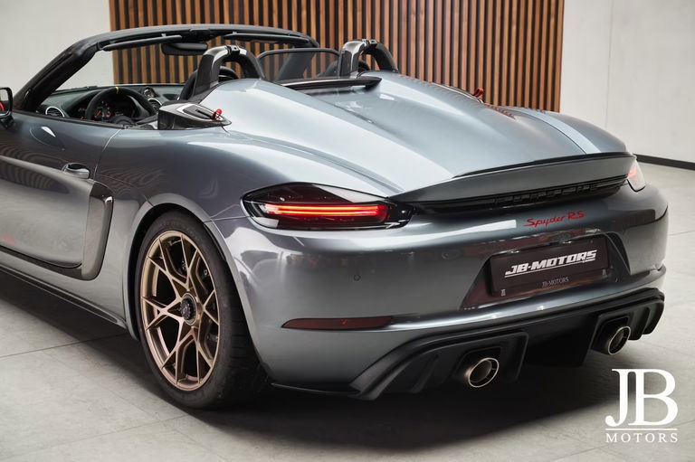 Porsche 718 Spyder RS
