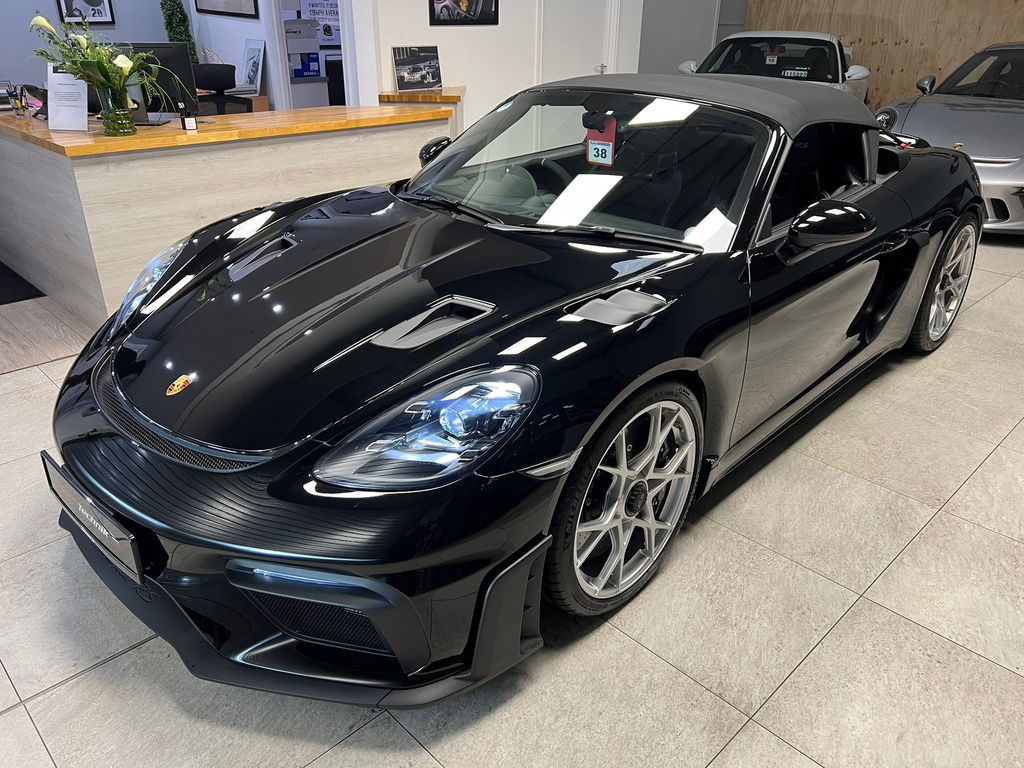 Porsche 718 Spyder RS