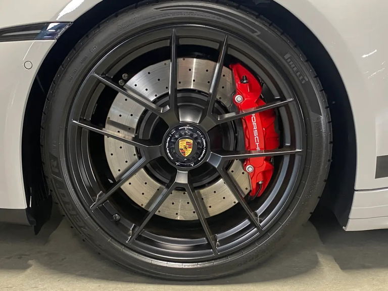 Porsche 992.2 Carrera GTS