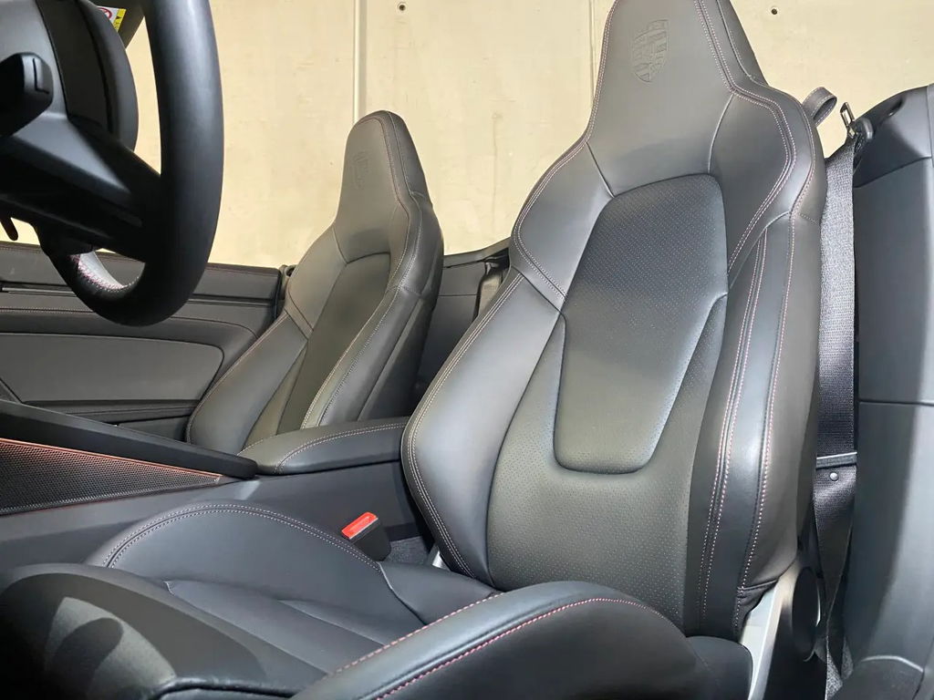 Porsche 992.2 Carrera GTS