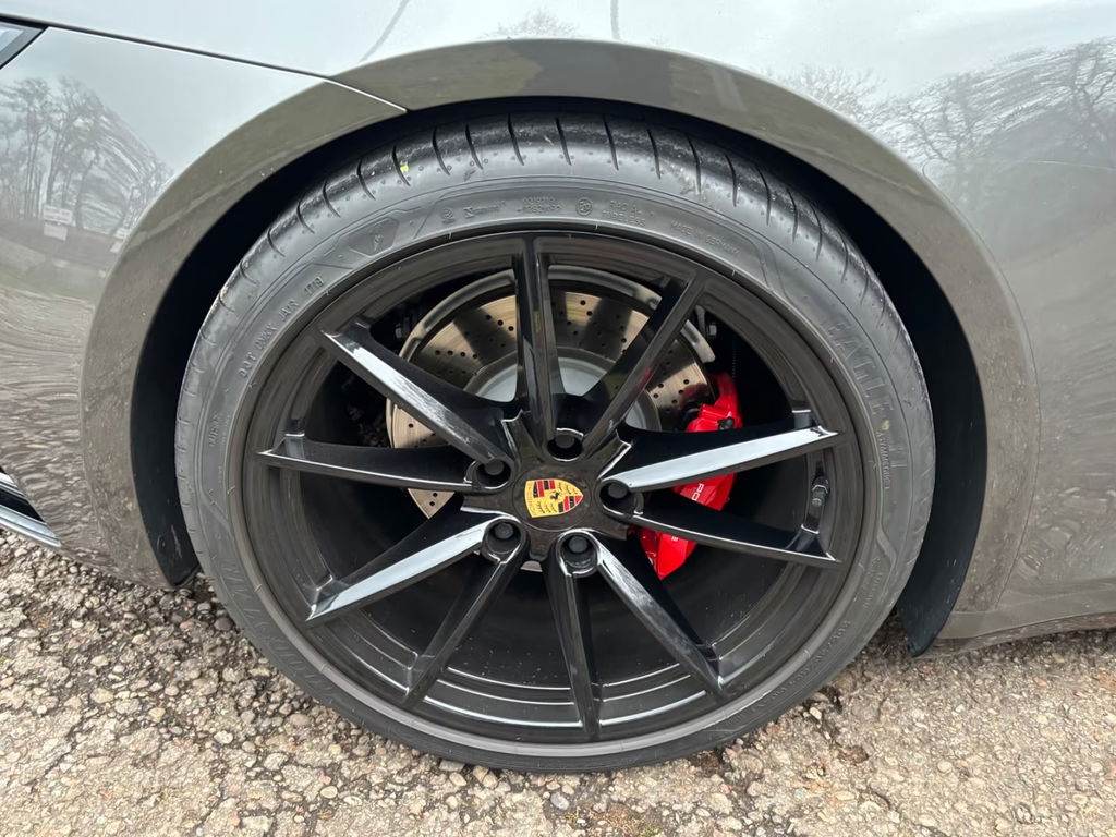 Porsche 992 Carrera 4S