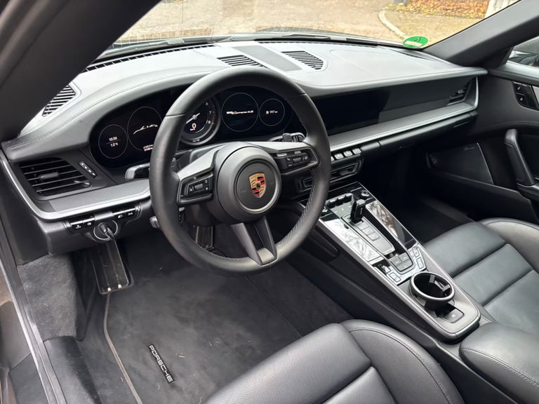 Porsche 992 Carrera 4S