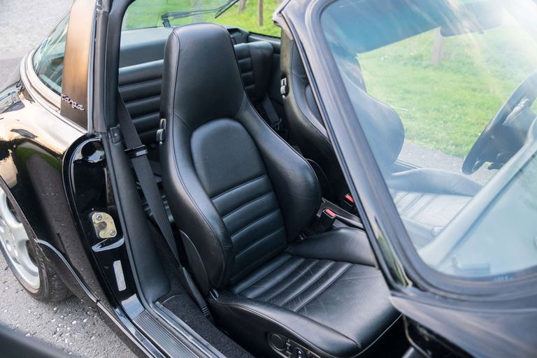 Porsche 964 Carrera 4