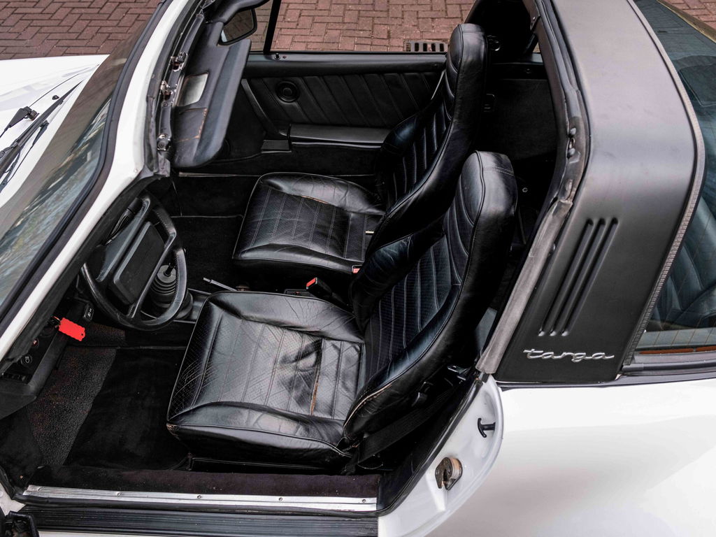 Porsche 911 Carrera 3.2 (US)