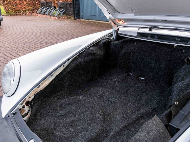 Porsche 911 Carrera 3.2 (US)