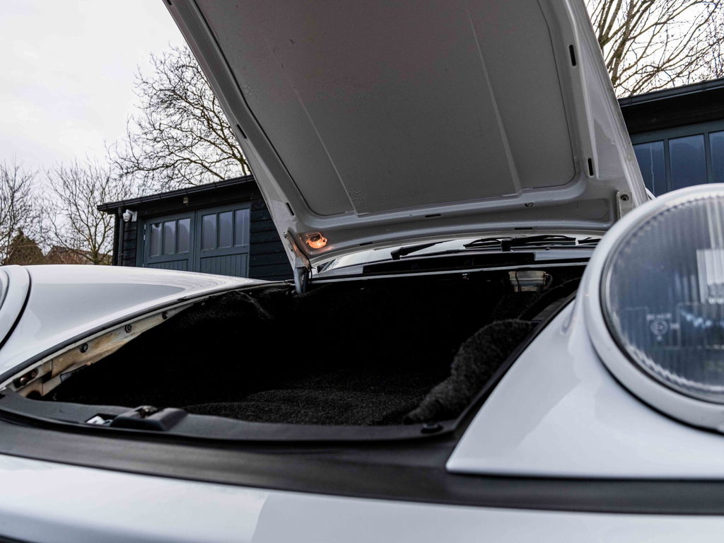 Porsche 911 Carrera 3.2 (US)