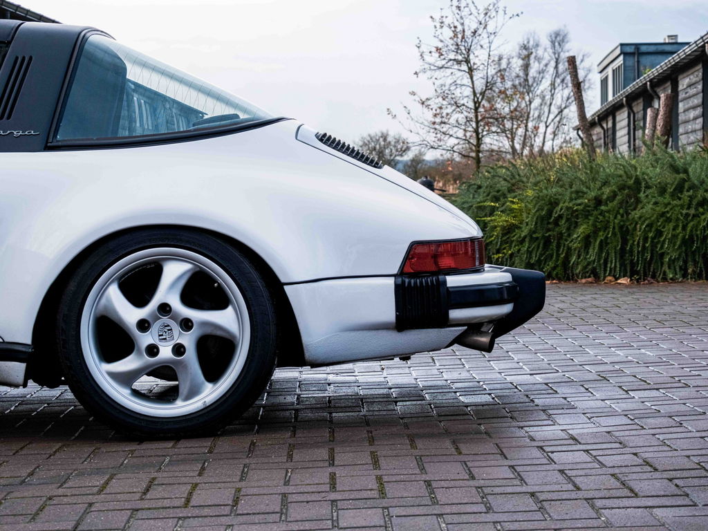 Porsche 911 Carrera 3.2 (US)
