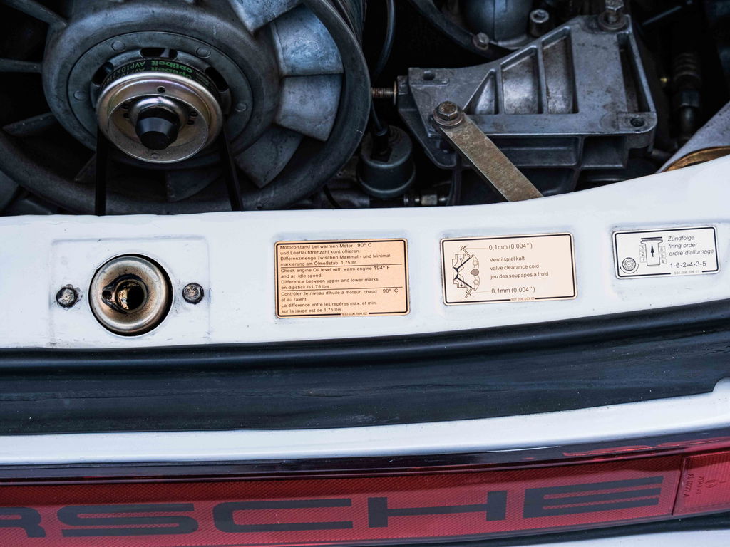 Porsche 911 Carrera 3.2 (US)