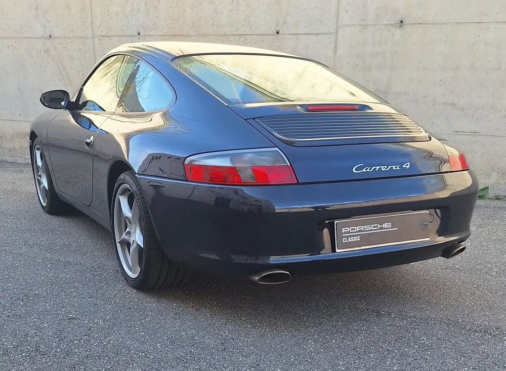Porsche 996 Carrera 4