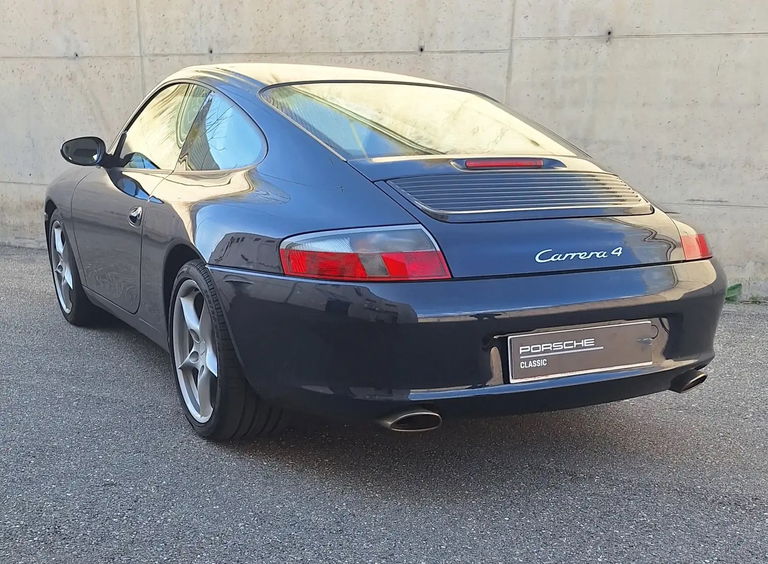 Porsche 996 Carrera 4