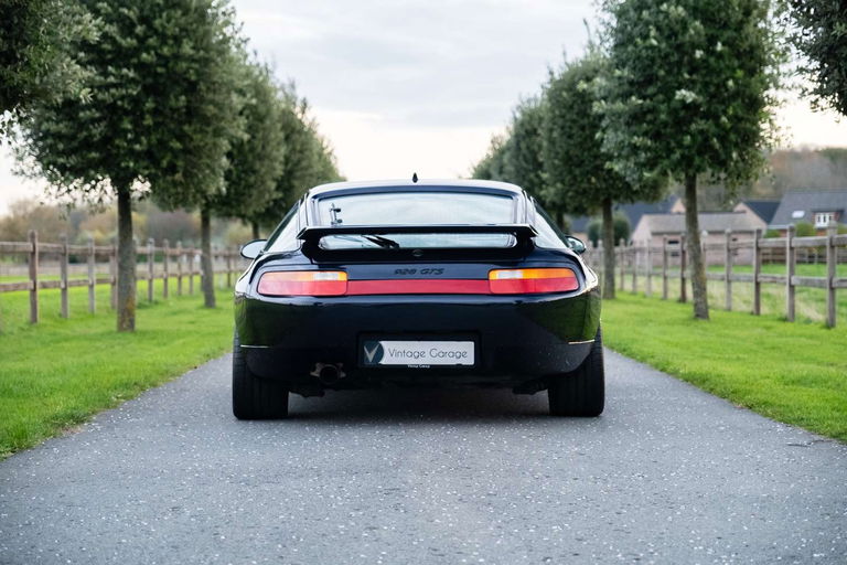 Porsche 928 GTS