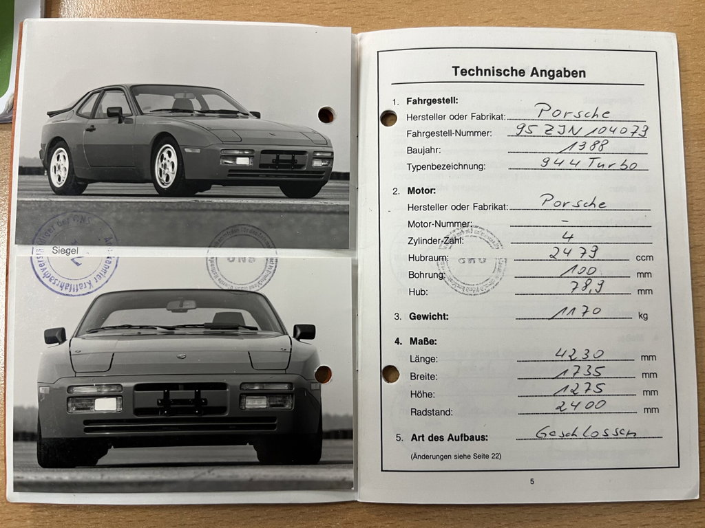 Porsche 944 Turbo Cup