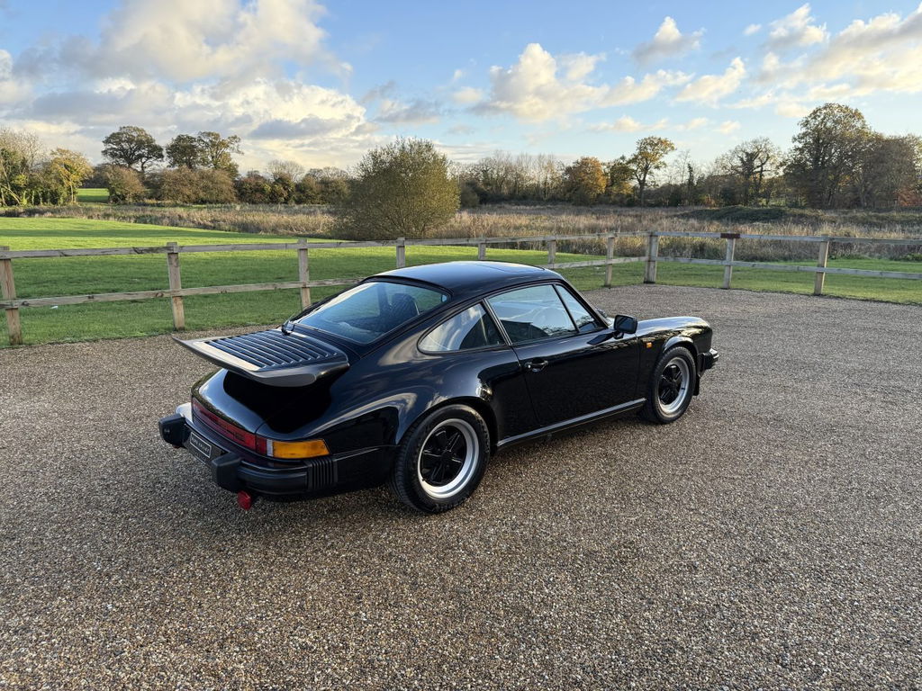 Porsche 911 Carrera 3.2