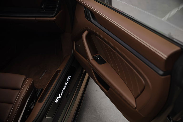 Porsche 992 Carrera 4 GTS