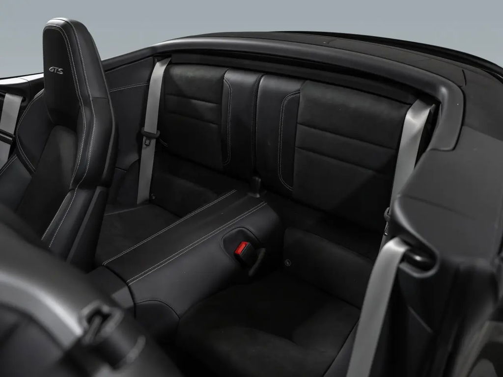 Porsche 992 Carrera GTS