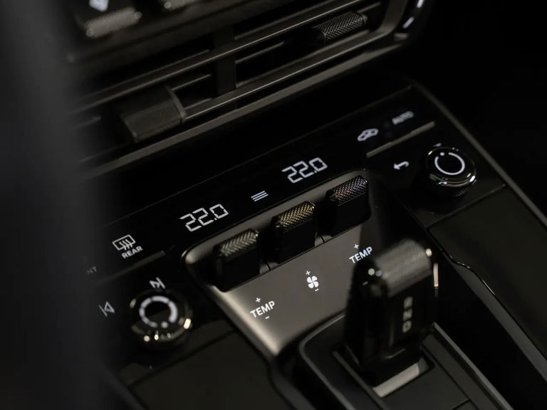 Porsche 992 Carrera GTS