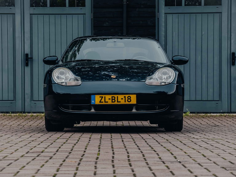 Porsche 996 Carrera 4