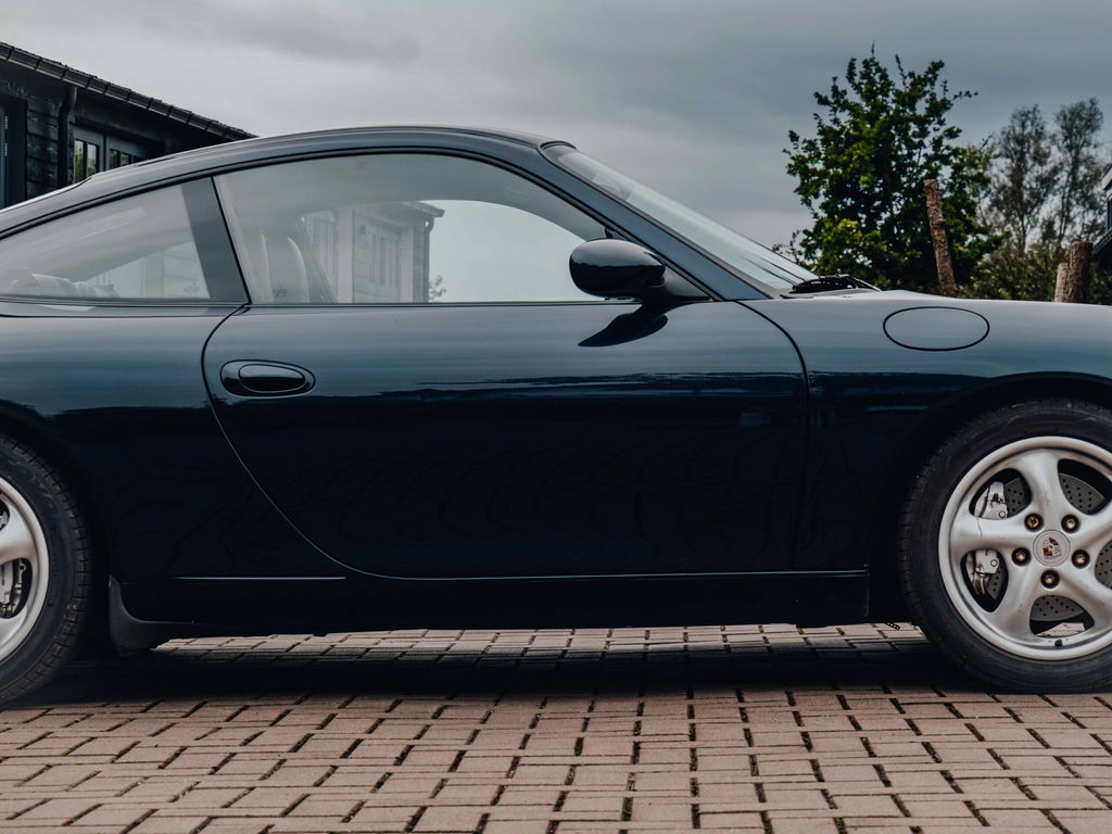 Porsche 996 Carrera 4