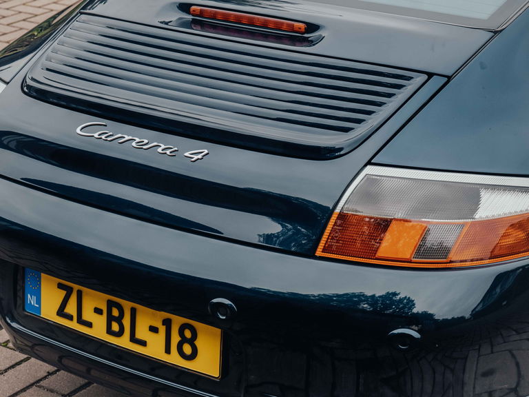 Porsche 996 Carrera 4