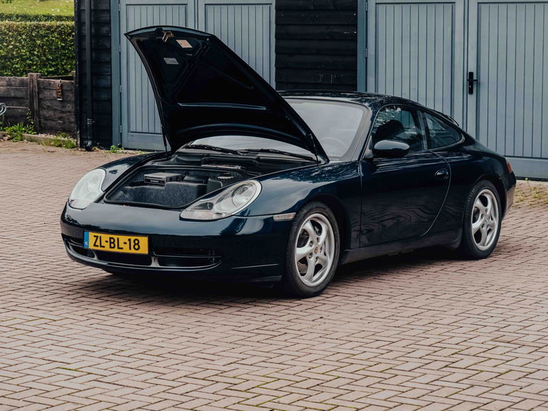 Porsche 996 Carrera 4