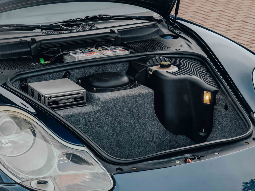 Porsche 996 Carrera 4