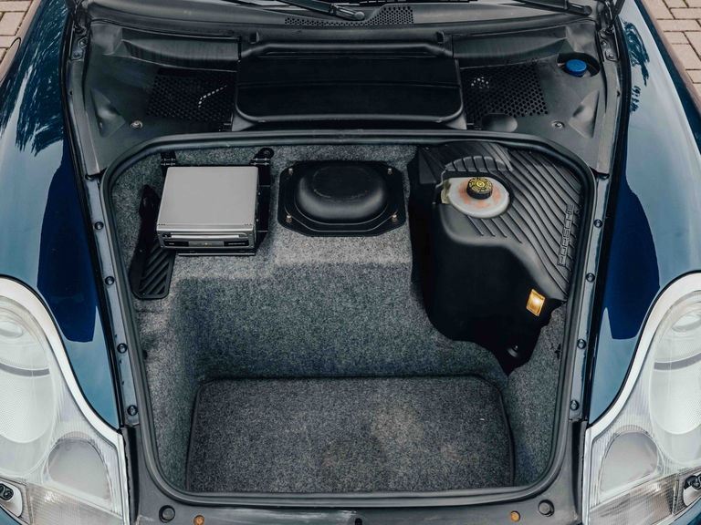 Porsche 996 Carrera 4