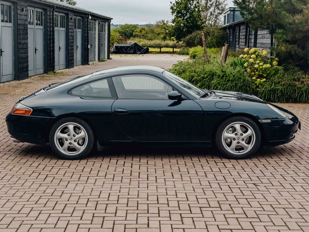 Porsche 996 Carrera 4