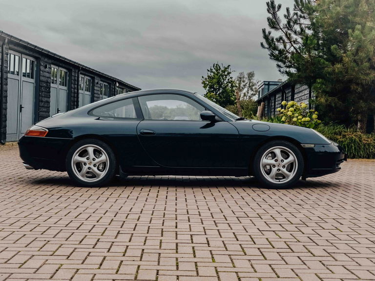 Porsche 996 Carrera 4