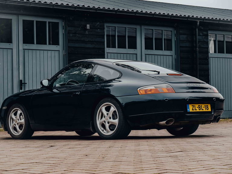 Porsche 996 Carrera 4