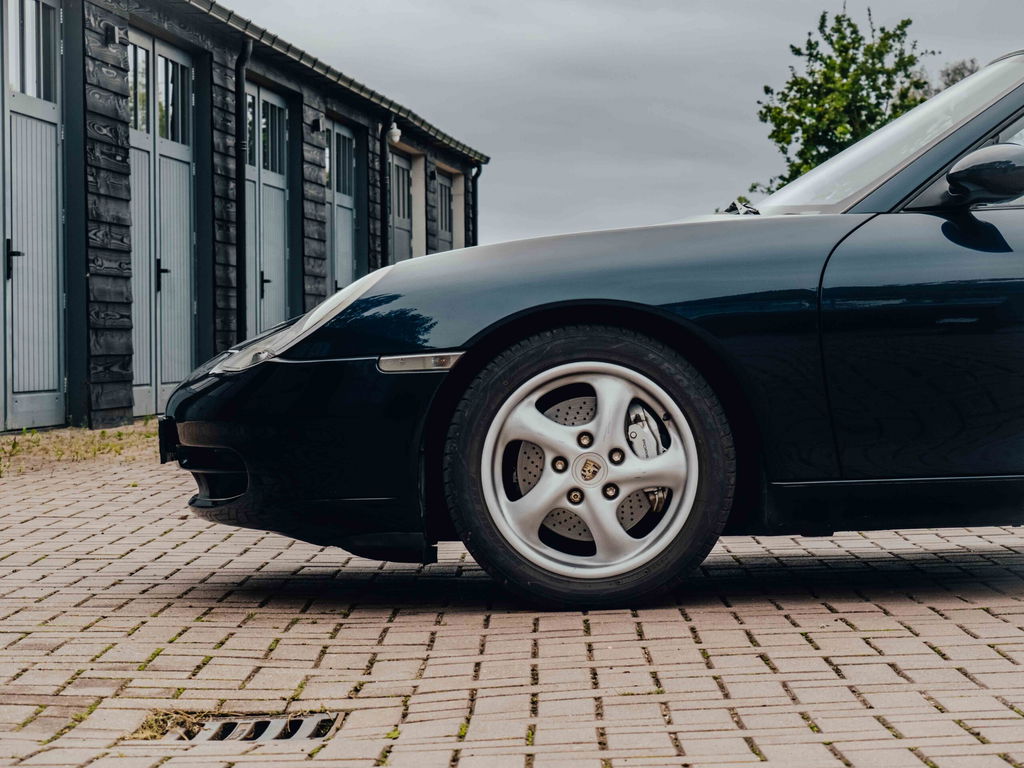 Porsche 996 Carrera 4