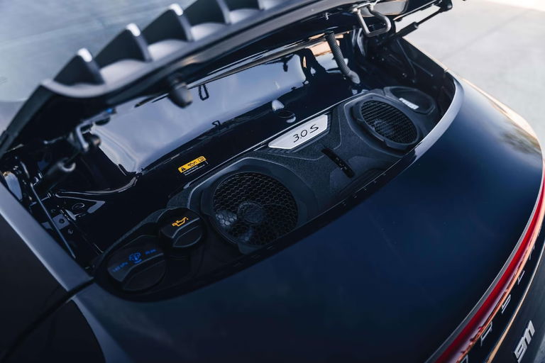 Porsche 992 Belgian Legend Edition