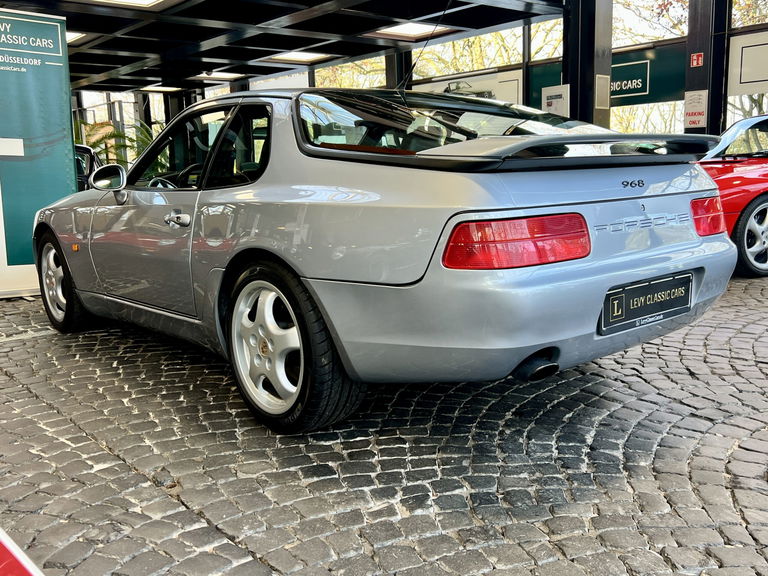 Porsche 968