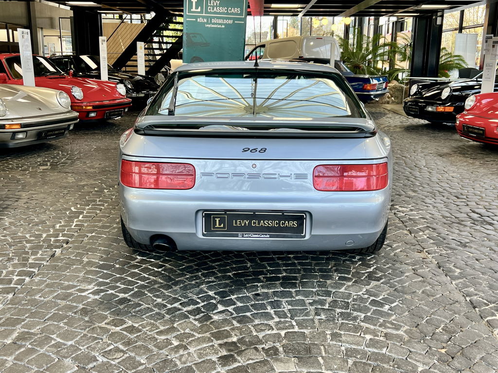 Porsche 968