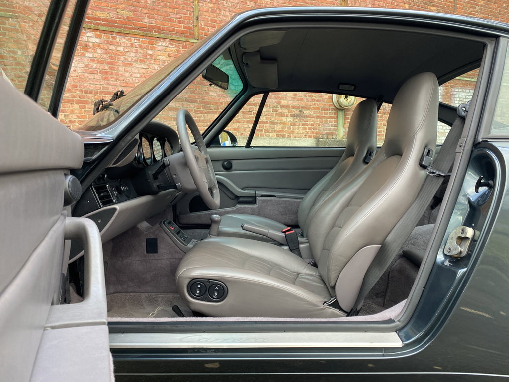 Porsche 993 Carrera 4