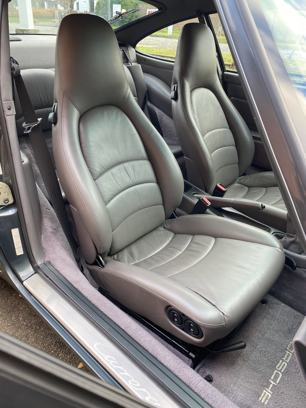 Porsche 993 Carrera 4