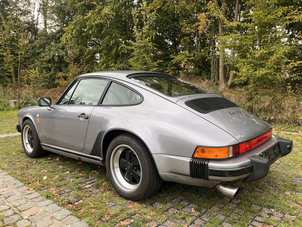 Porsche 911 Carrera 3.2