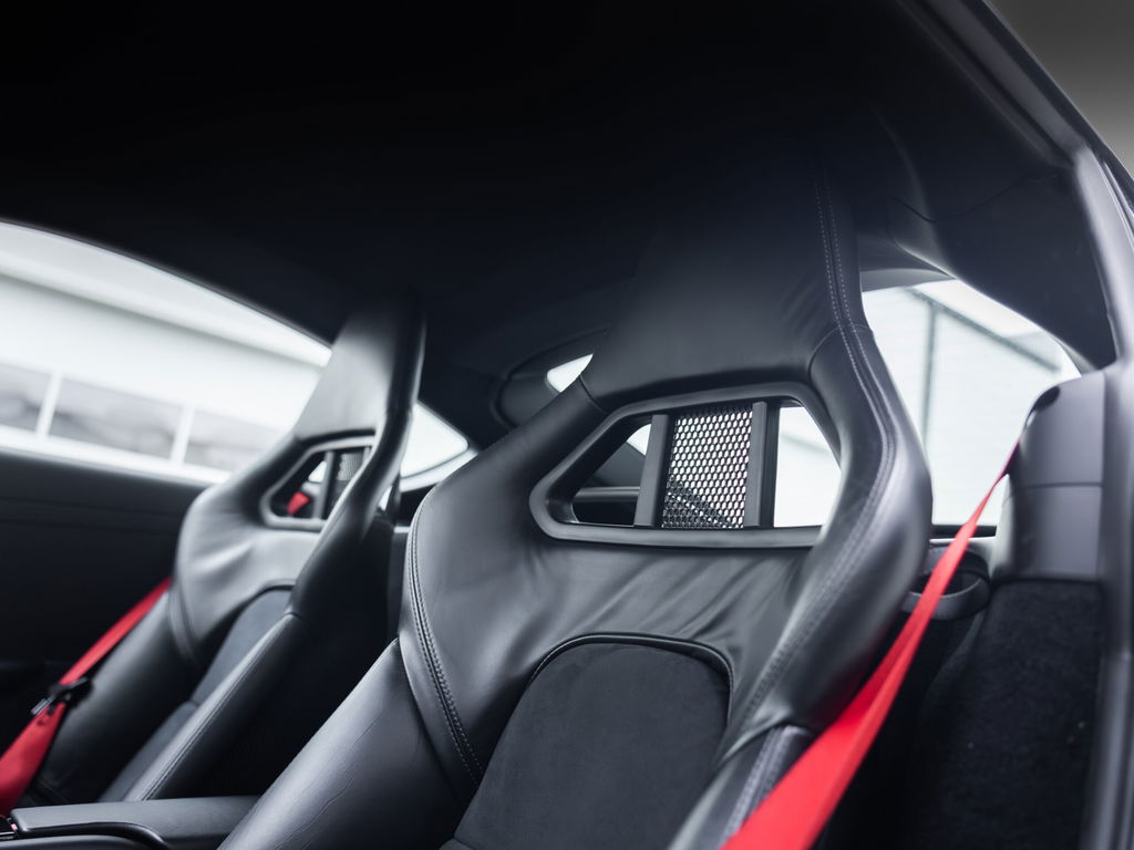 Porsche 987 Cayman R