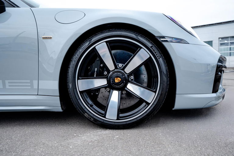 Porsche 992 Sport Classic