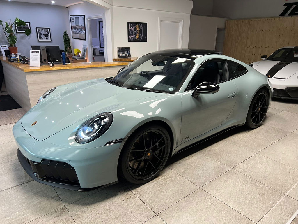 Porsche 992.2 Carrera GTS
