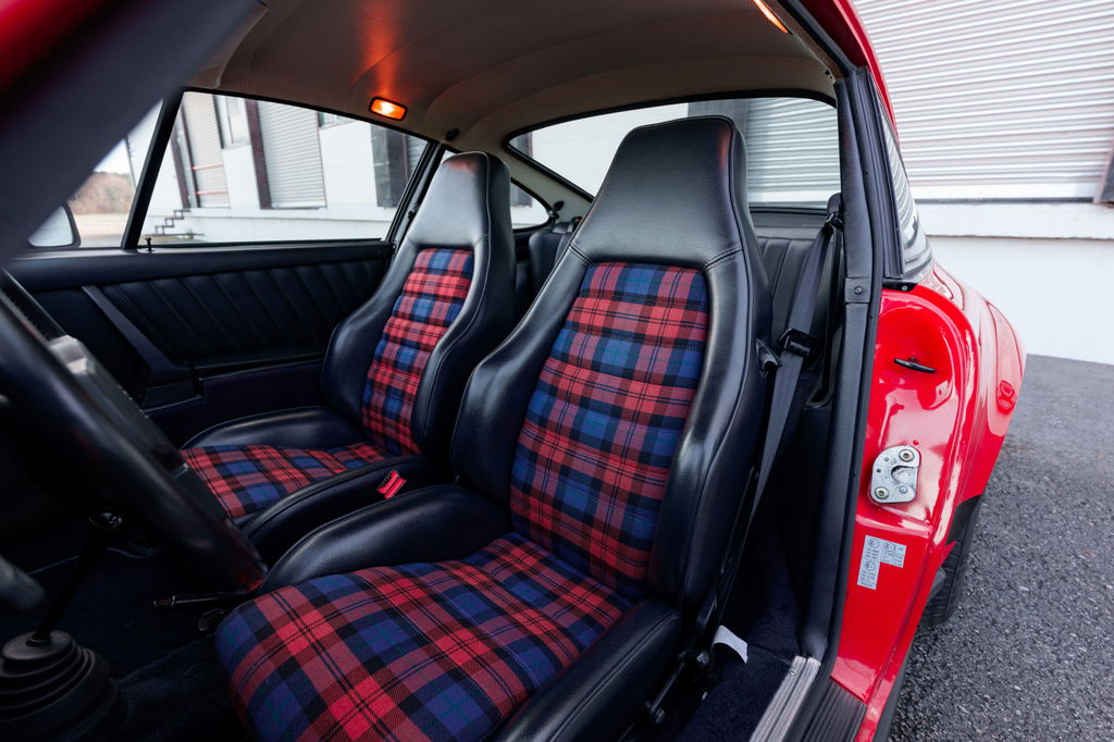 Porsche 911 Carrera 3.0