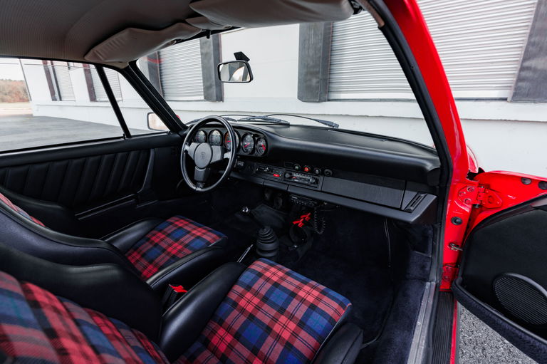 Porsche 911 Carrera 3.0