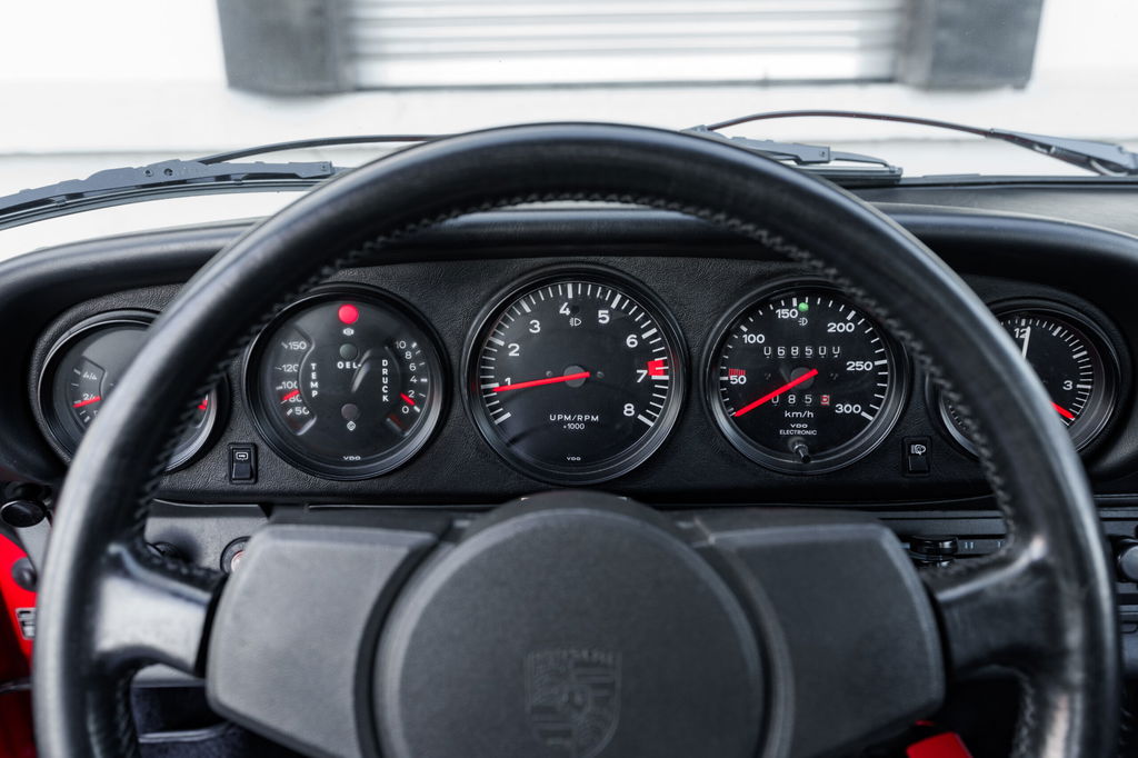 Porsche 911 Carrera 3.0