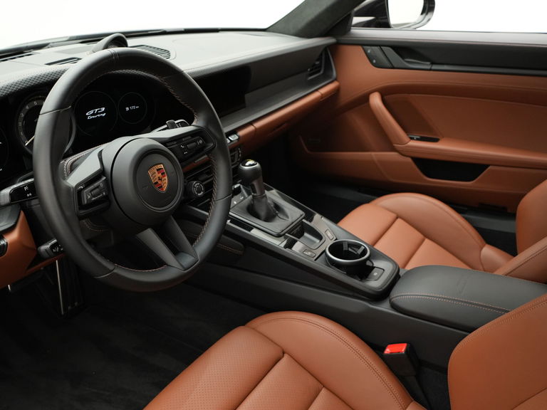 Porsche 992 GT3 Touring