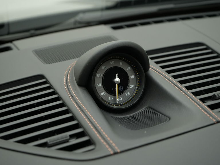 Porsche 992 GT3 Touring