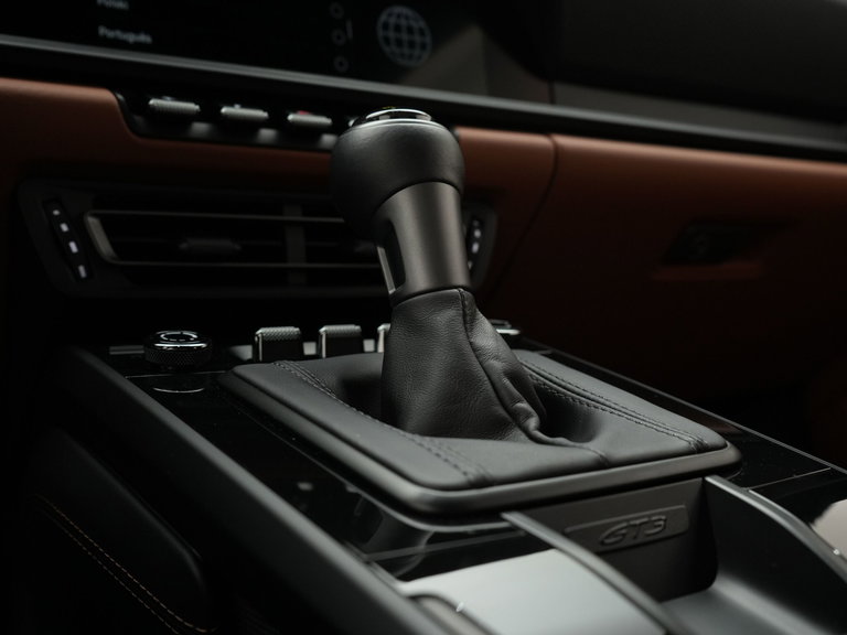 Porsche 992 GT3 Touring