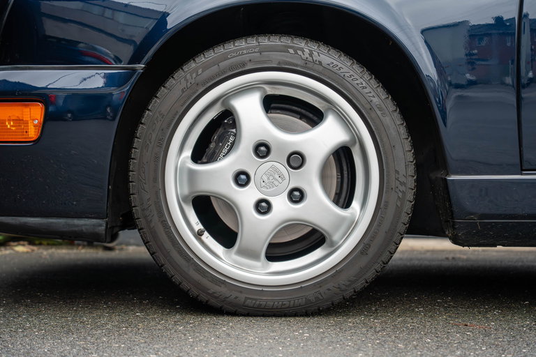 Porsche 964 Carrera 4