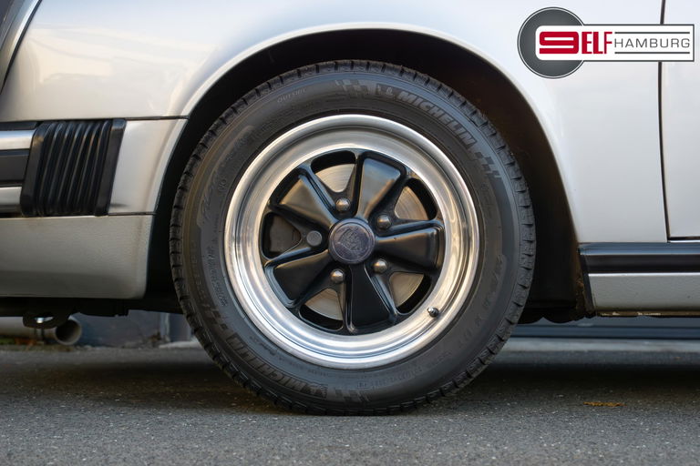 Porsche 911 Carrera 3.2 “25 Jahre 911”