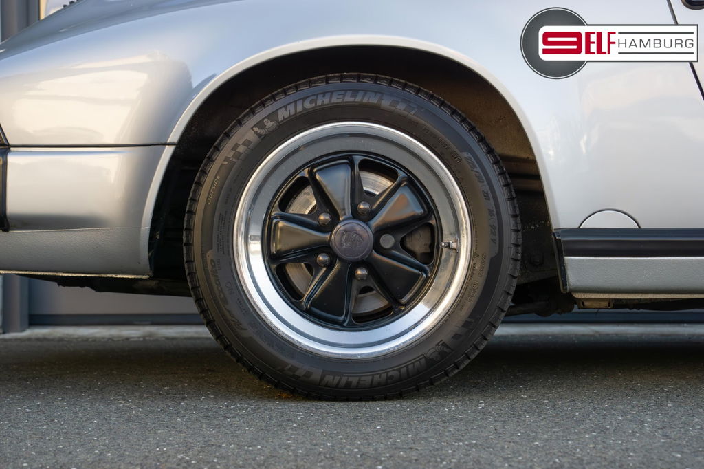 Porsche 911 Carrera 3.2 “25 Jahre 911”