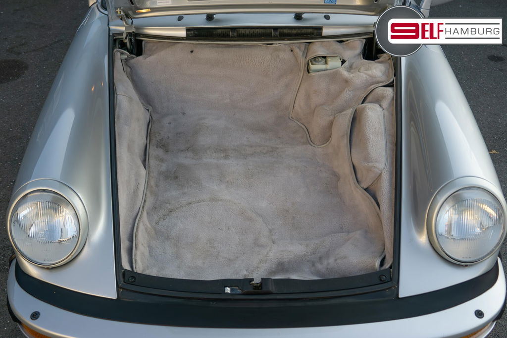 Porsche 911 Carrera 3.2 “25 Jahre 911”