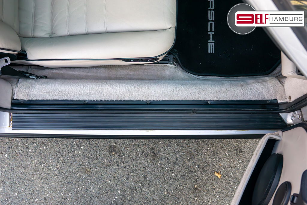 Porsche 911 Carrera 3.2 “25 Jahre 911”